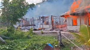 pembakaran-5-rumah-desa-umiyal.jpg
