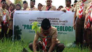 tanam-pohon-pramuka-kemenag.jpg