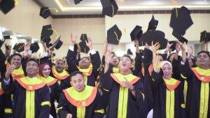 wisuda-UT-Ternate-2025.jpg