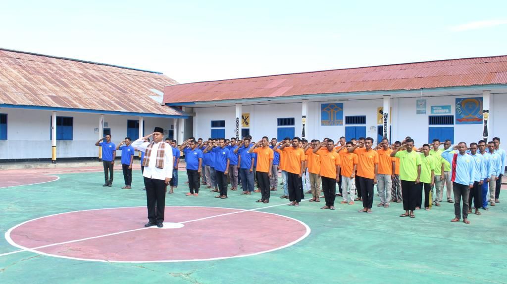 Warga Binaan Lapas Kelas III Labuha Ikut Upacara Peringatan Harlah Pancasila