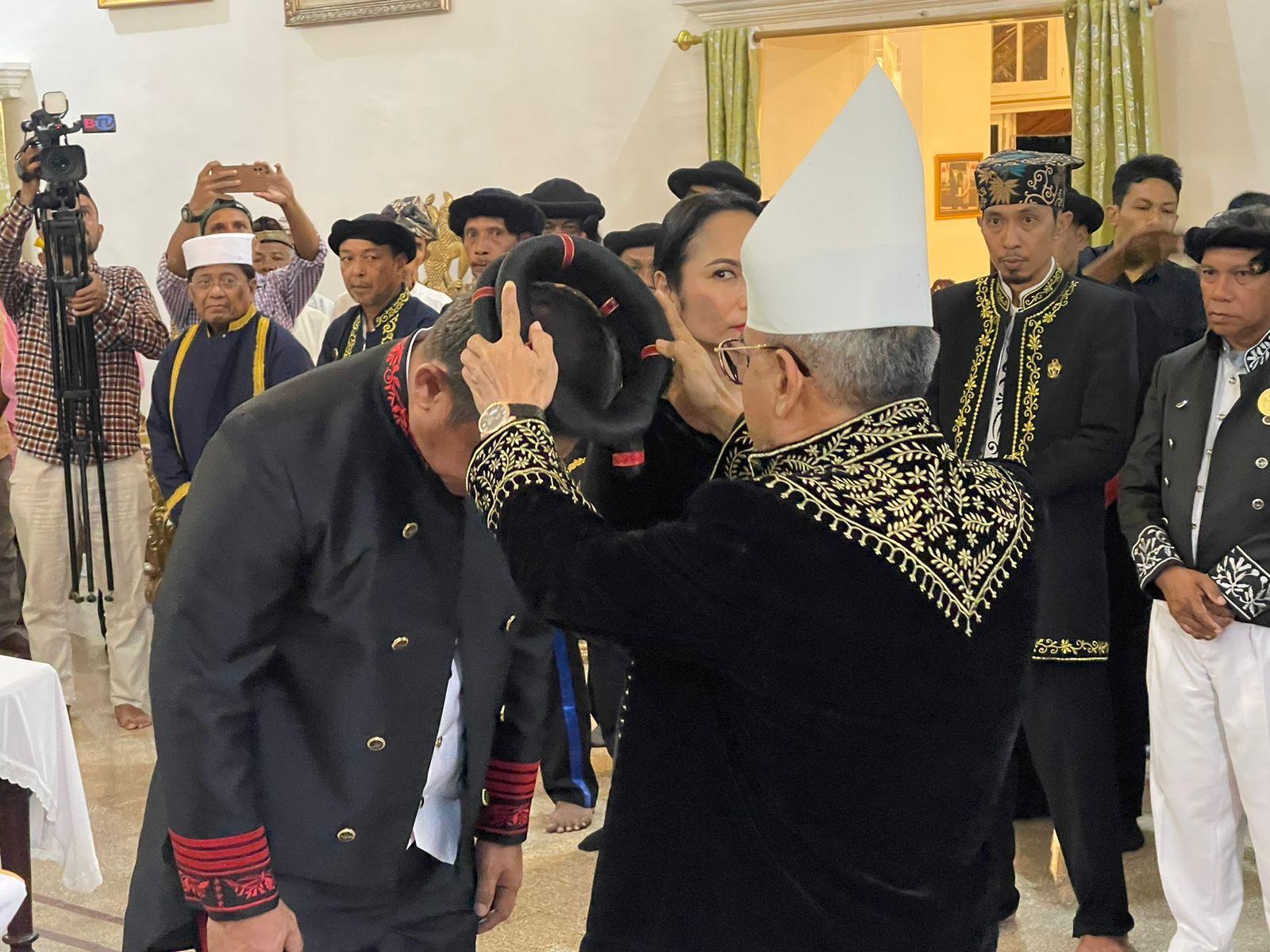 KSAD Jenderal TNI Maruli Simanjutak Diberi Gelar Panglima Ahi Besi Besar dari Kesultanan Ternate