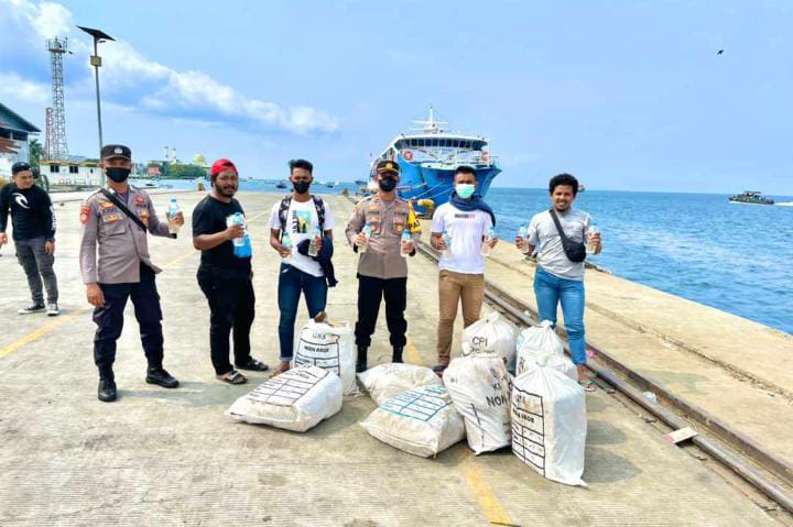 Ratusan Botol Captikus dari Manado Diamankan, Menurut Polisi Tidak Ada Pemiliknya