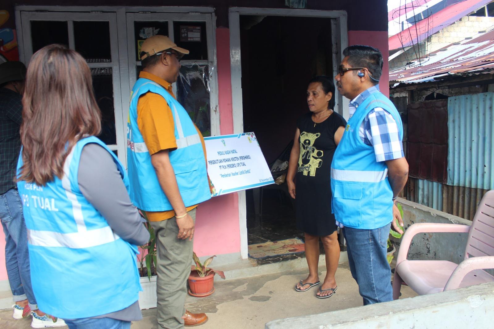 Peduli Kasih, Perohkris PLN MMU Bagikan Token Listrik Gratis Bagi Warga Kurang Mampu