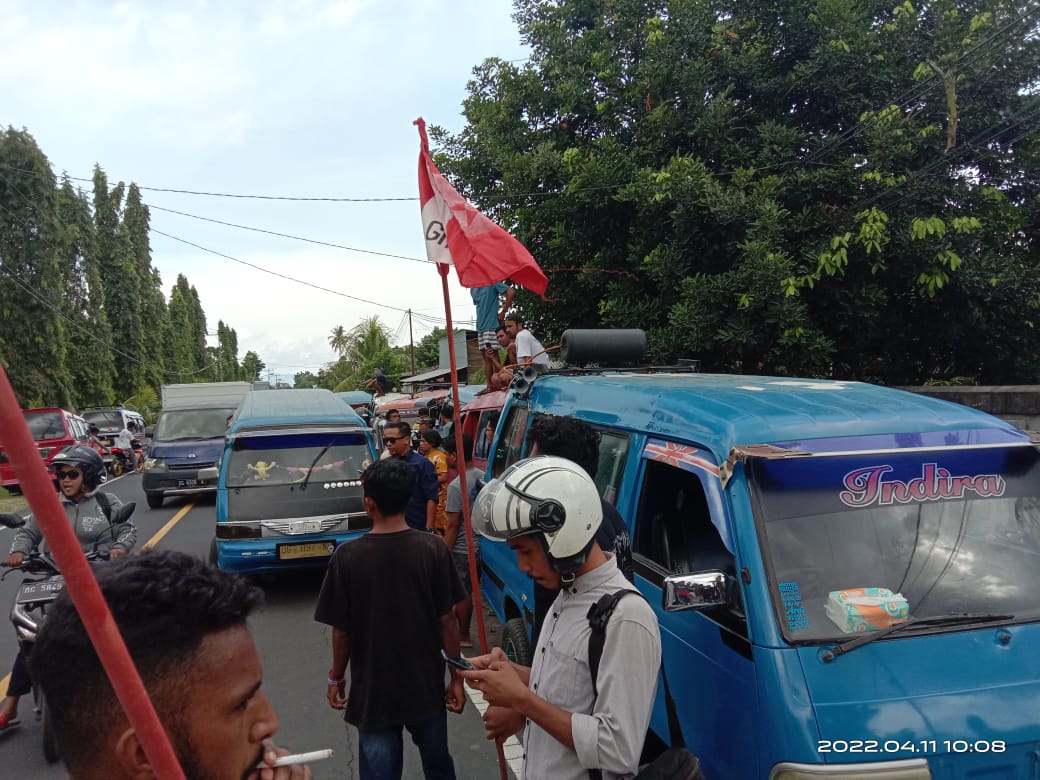 Di Halmahera Utara Sopir Angkot Ikut Demo Tolak Kenaikan BBM