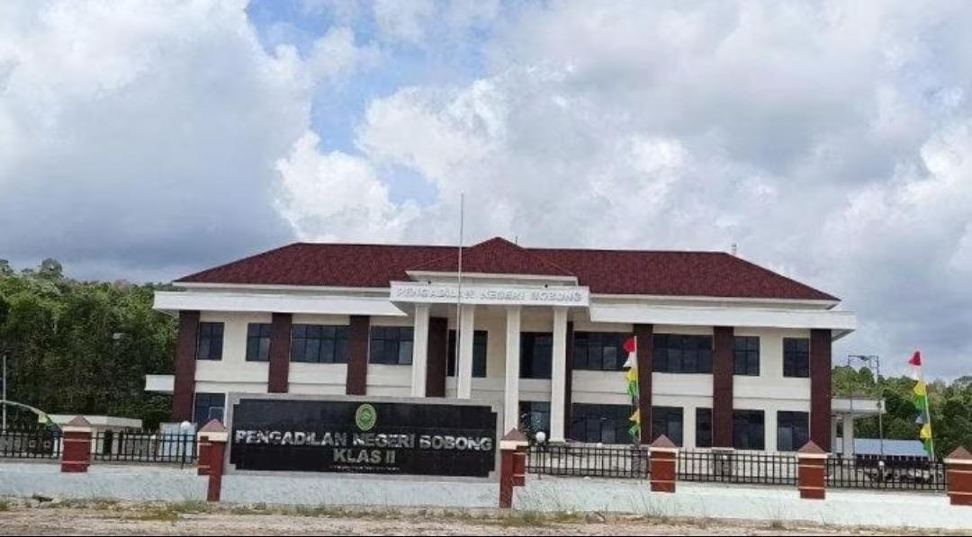 111012024_Pengadilannegerihobong24.jpg