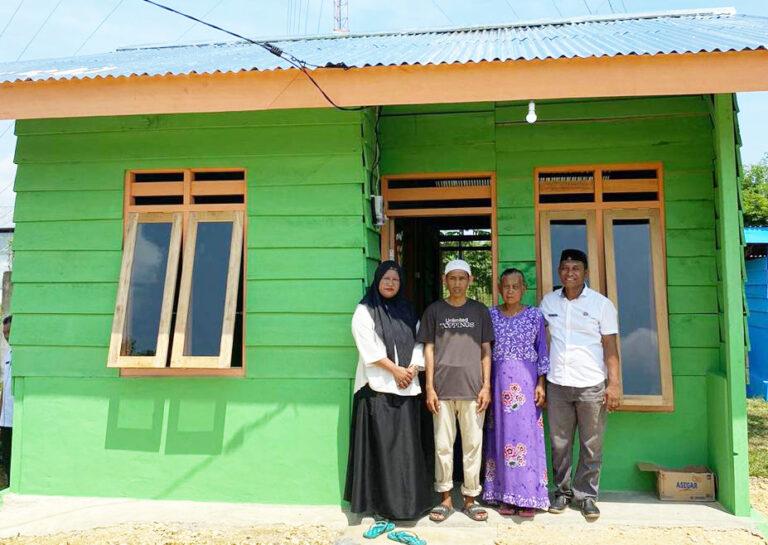 Dulu Tinggal Digubuk, Kini Rukaiyah Punya Rumah Baru, Bupati Halmahera Tengah Luar Biasa