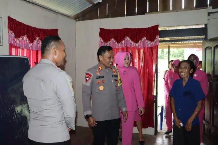 Kapolres Halmahera Utara AKBP Moh Zulfikar Serahkan 1 Rumah Layak Huni ke Purnawirawan