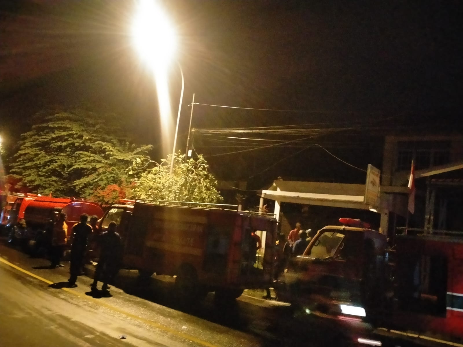 Kebakaran Hebat di Toloko Ternate: 2 Rumah Warga Ludes, Tidak Ada Korban, Kerugian Sedang Telusuri