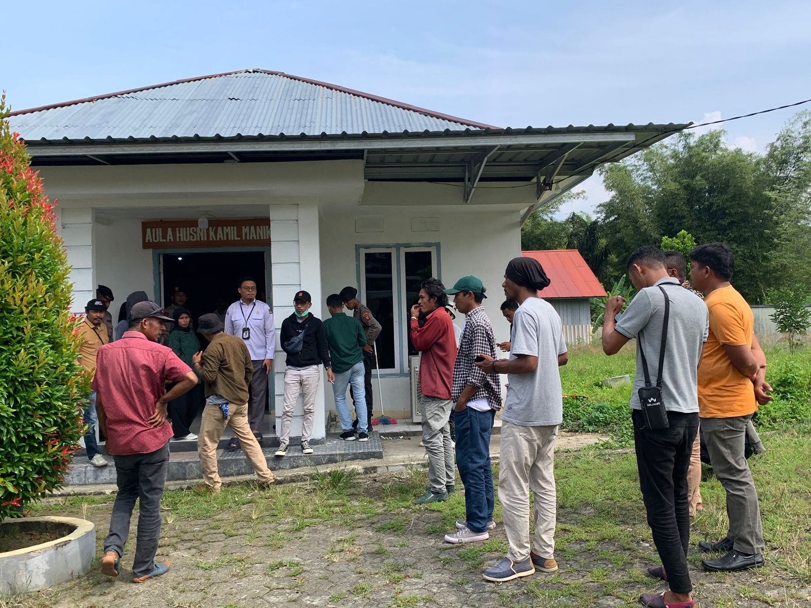 Operasional Pemilu Tak Sesuai Kebutuhan di Lapangan, Puluhan Ketua dan Anggota PPK Demo KPU Halsel