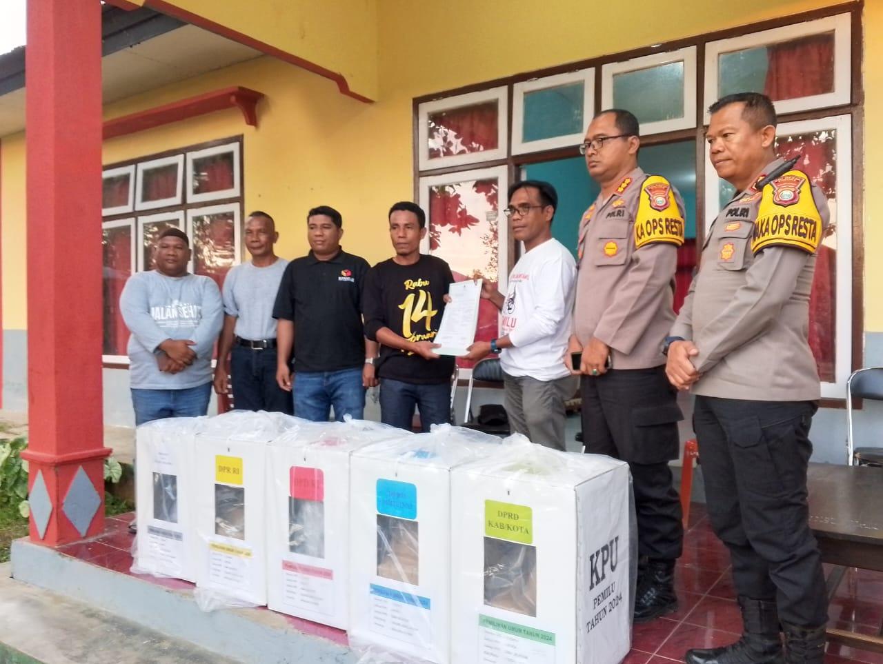 Bawaslu Tidore Awasi Ketat Distribusi Logistik PSU di TPS 1 Desa Lifofa