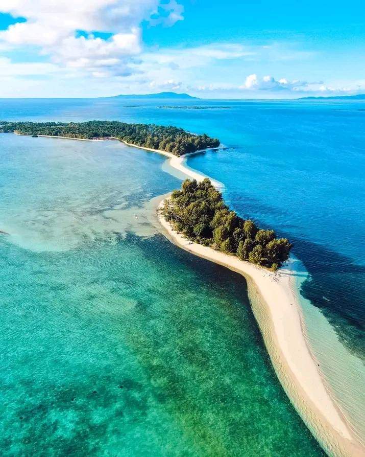 Panorama 10 Pulau Wisata Morotai Berkelas Dunia