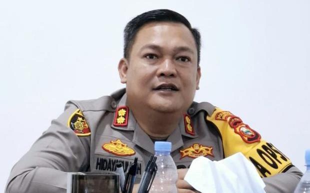 5-tersangka-kasus-penambangan-emas-illegal-di-Halmahera-Timur-01.jpg