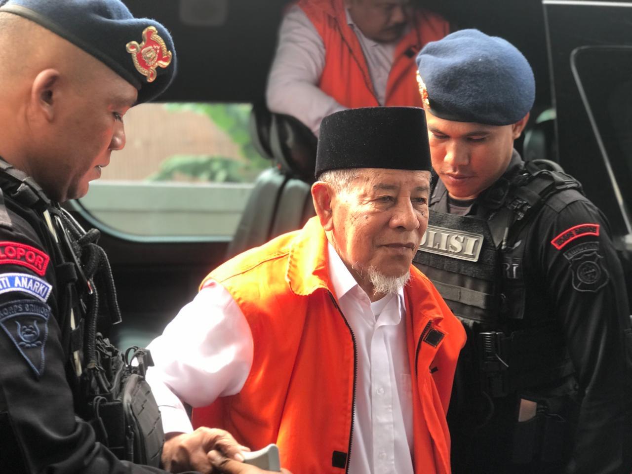 AGK-Mantan-Gubernur-Malut.jpg