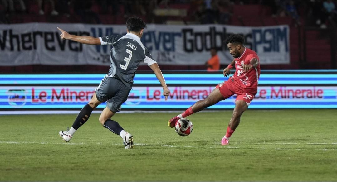 Akai-Yakob-Sayuri-di-laga-PSIM-Yogyakarta-vs-Malut-United.jpg