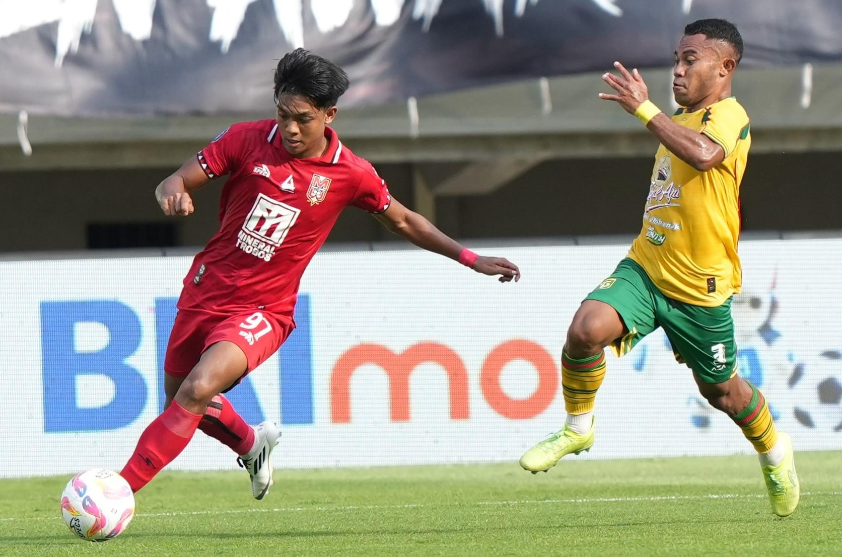 Larisa Dolinaning yalangoch fotosuratlari