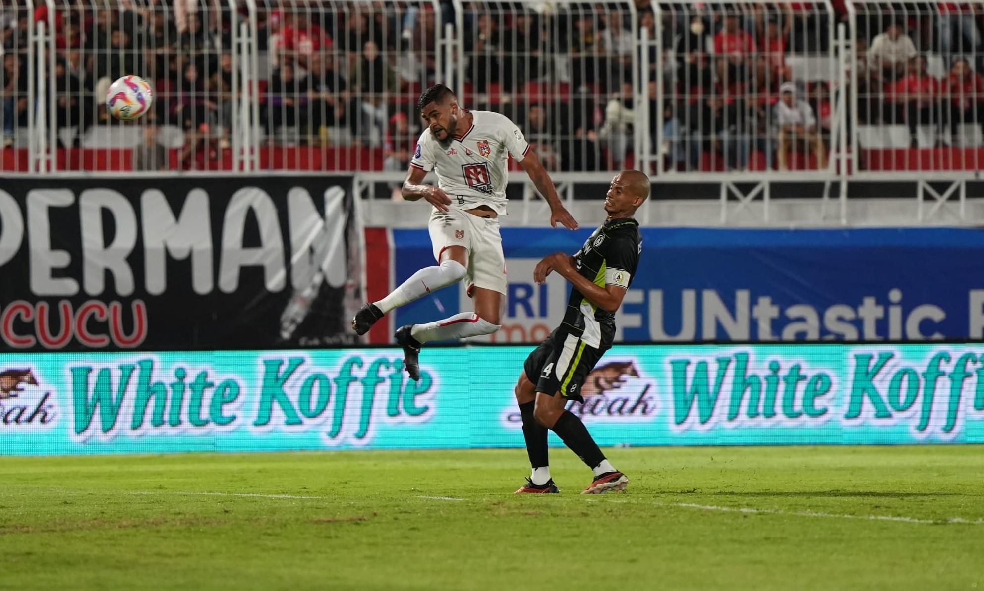Aksi-Junior-Brandao-bersama-Malut-United-saat-melawan-PSS-Sleman.jpg