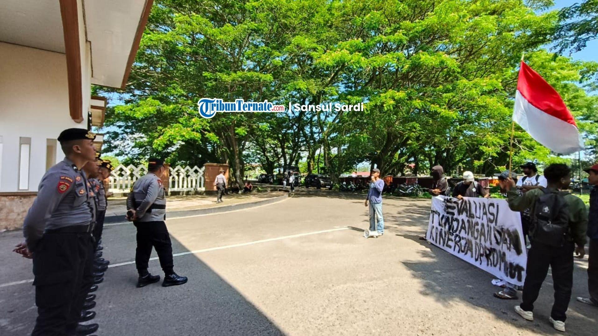 Mahasiswa Desak Evaluasi Tunjangan DPRD Maluku Utara Sesuai Pernyataan Mendagri Tito Karnavian