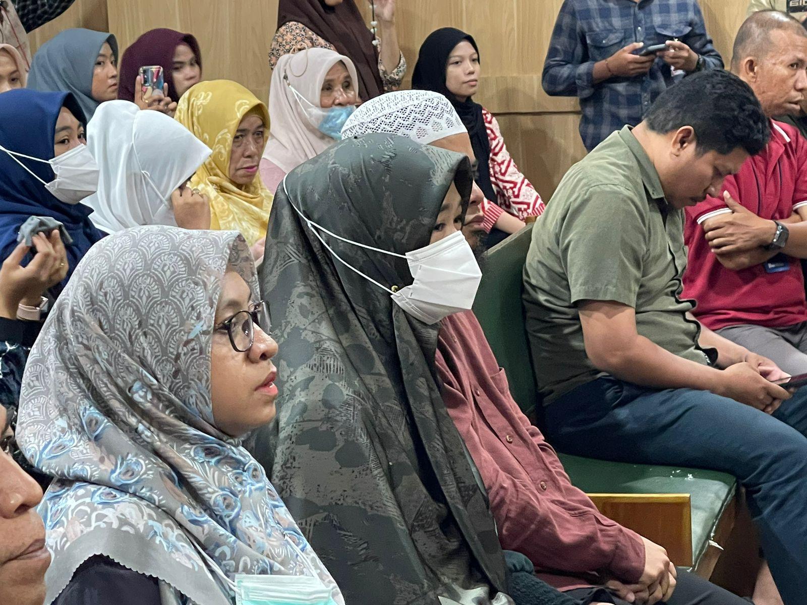 Anak-AGK-hadiri-sidang-putusan.jpg