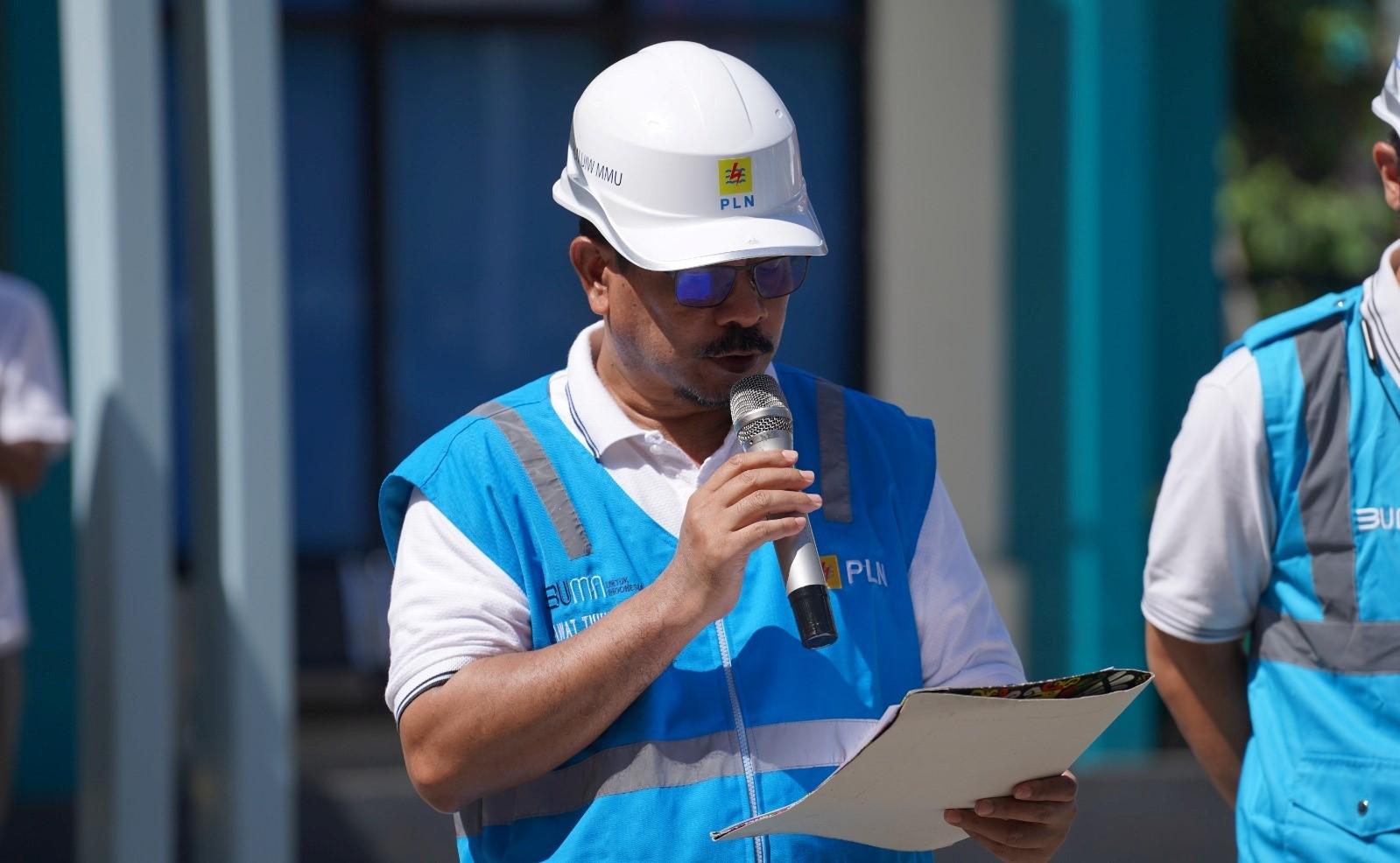 Apel Siaga Kelistrikan PLN UIW MMU Terjunkan 1.250 Personel Amankan Sistem Kelistrikan selama Nataru - Arahan-General-Manager-PLN-UIW-MMU-ke-seluruh-peserta-Apel-Siaga-Natal-dan-Tahun-Baru-2024.jpg