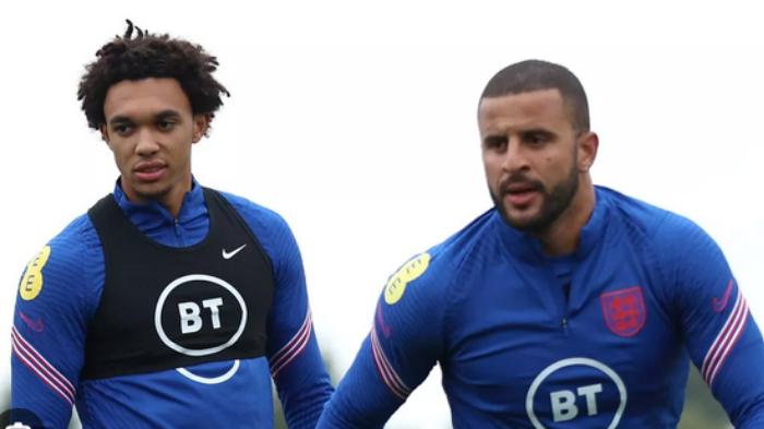 Danny Mills Bandingkan Kyle Walker vs Trent Alexander-Arnold: Bek City Jauh Dibanding Bek Liverpool