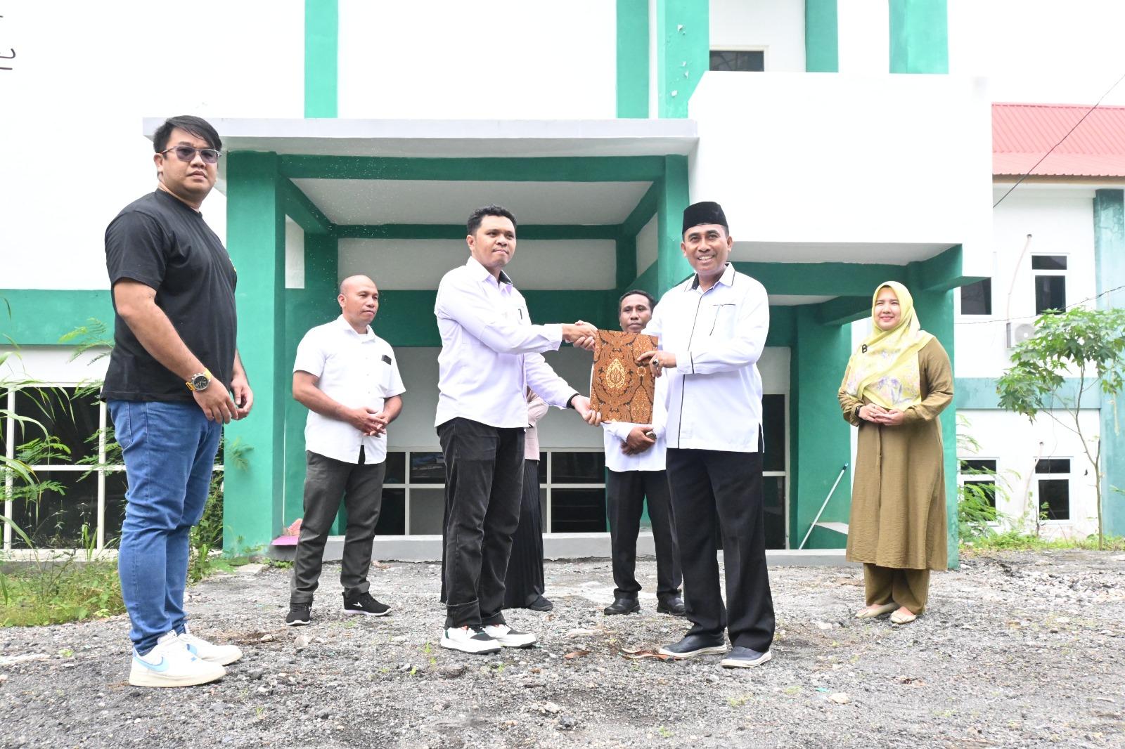 Pemprov Maluku Utara Serahkan Aset Gedung Laboratorium untuk Unkhair Ternate
