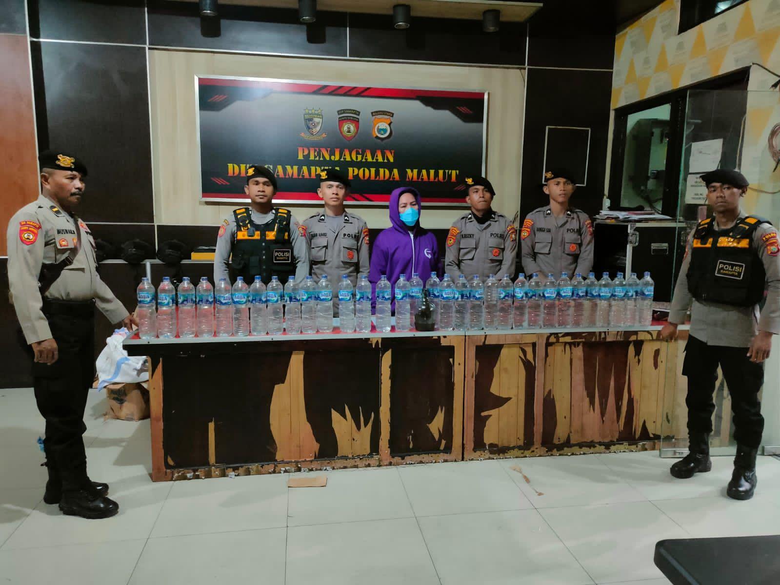 Diduga Edarkan Cap Tikus, Seorang IRT di Ternate Ditangkap Polisi