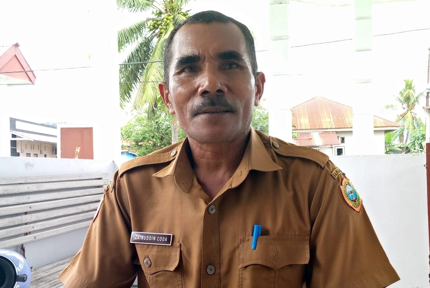 Pemdes Nurweda Halmahera Tengah Salurkan Gaji Tenaga Pengajar