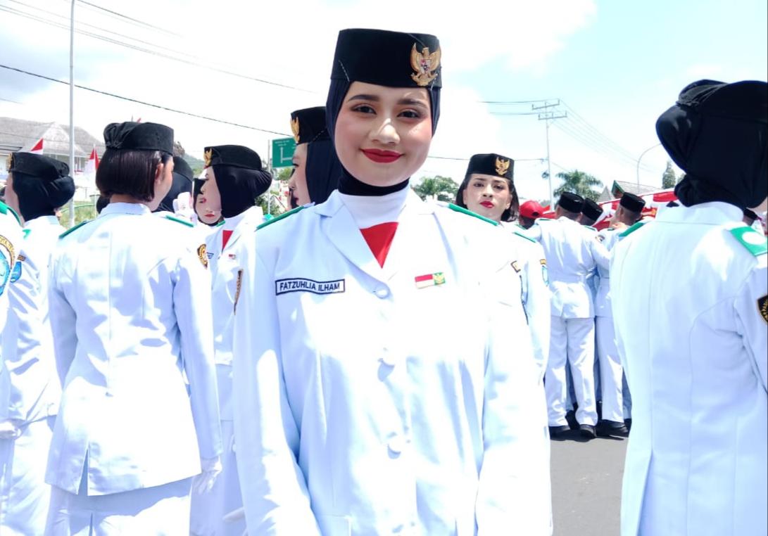 Cerita Fatzhulia Ilham, Pembawa Baki di Upacara Pengibaran Bendera HUT ke 79 RI di Ternate Malut