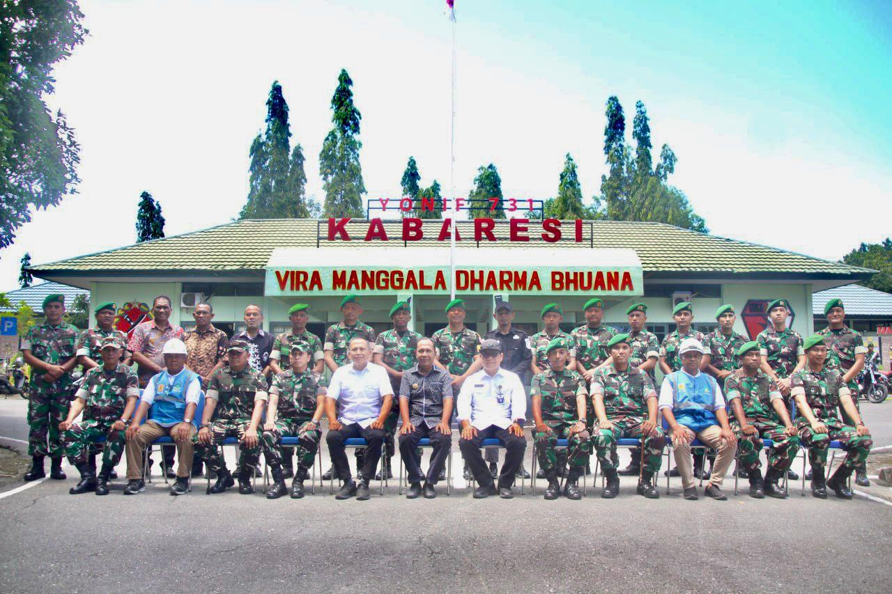 PLN dan PPAD Tinjau Kembali Progres Program Rehabilitasi Lahan Kritis dan Lahan Tidur di Masohi - Foto-bersama-PPAD-PLN-dan-Batalyon-Infanteri-731Kabaresi-Masohi.jpg