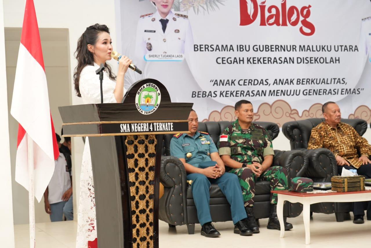 Gubernur Maluku Utara Sherly Laos Kunjungi SMA Negeri 4 Ternate, Peringati Hari Kartini
