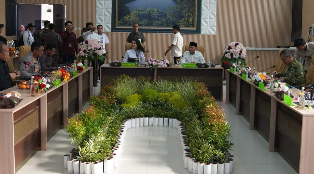 Gubernur-Maluku-Utara-lakukan-rakor-lintas-sektor.jpg