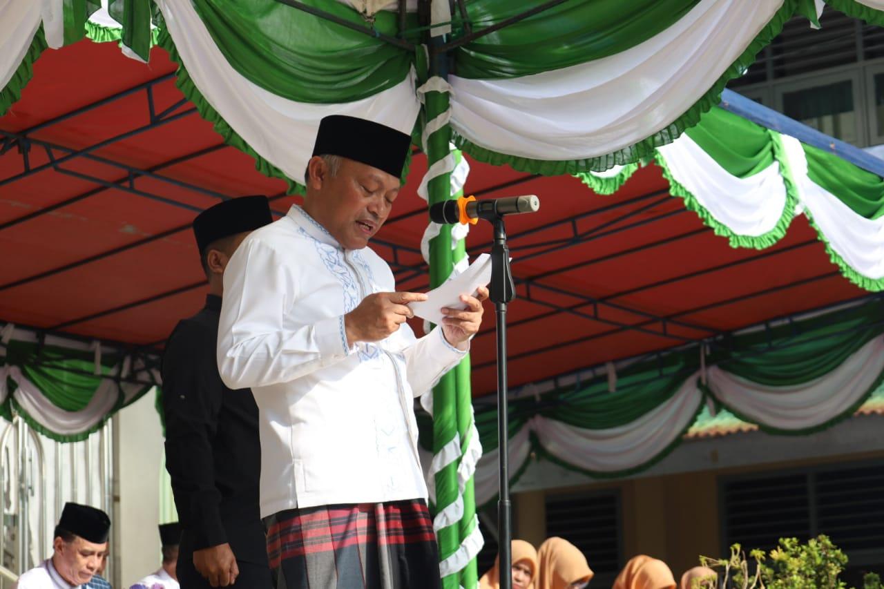 Hari-Santri-2025-yang-dirayakan-Kemenag-Malut.jpg
