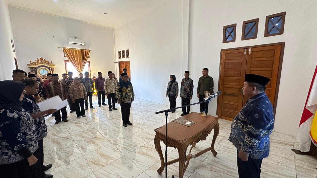Hayatudin-Fataruba-resmi-dilantik-sebagai-Pj-Sekda-Pulau-Taliabu.jpg