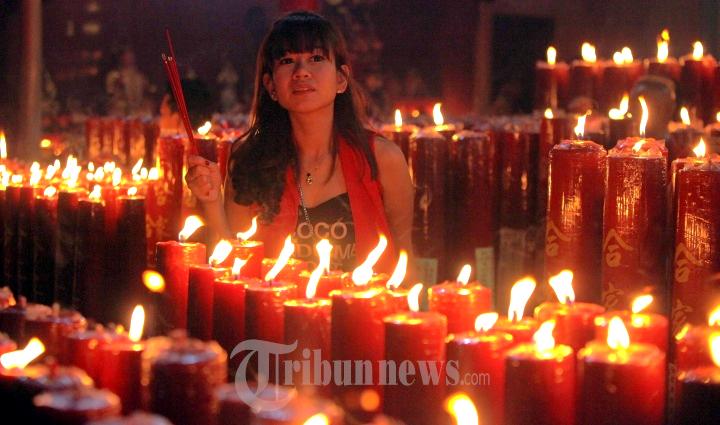 Ilustrasi-Imlek-Vihara-Tahun-Baru-China-Shio-Jumat-1622018.jpg