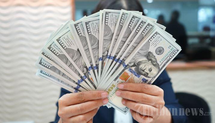 Ilustrasi-uang-dolar-AS-Senin-842025.jpg