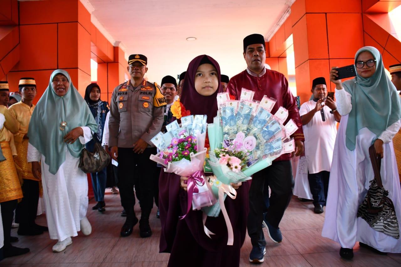 Juara 1 MTQ Internasional, Izzah Qurata'ain Dapat Hadiah Rp10 Juta dari Pemkot Tidore