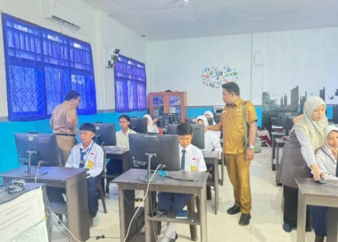 Pantau dan Evaluasi ANBK SMP di Halmahera Tengah Malut, Junaidi Gailea: Pastikan Kesiapan Sekolah