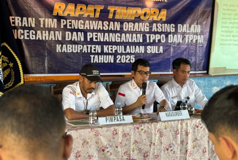 Kantor-Imigrasi-Kelas-I-TPI-Ternate-menggelar-Rapat-Koordinasi-Tim-Pengawasan-Orang-Asing-TIMPORA.jpg