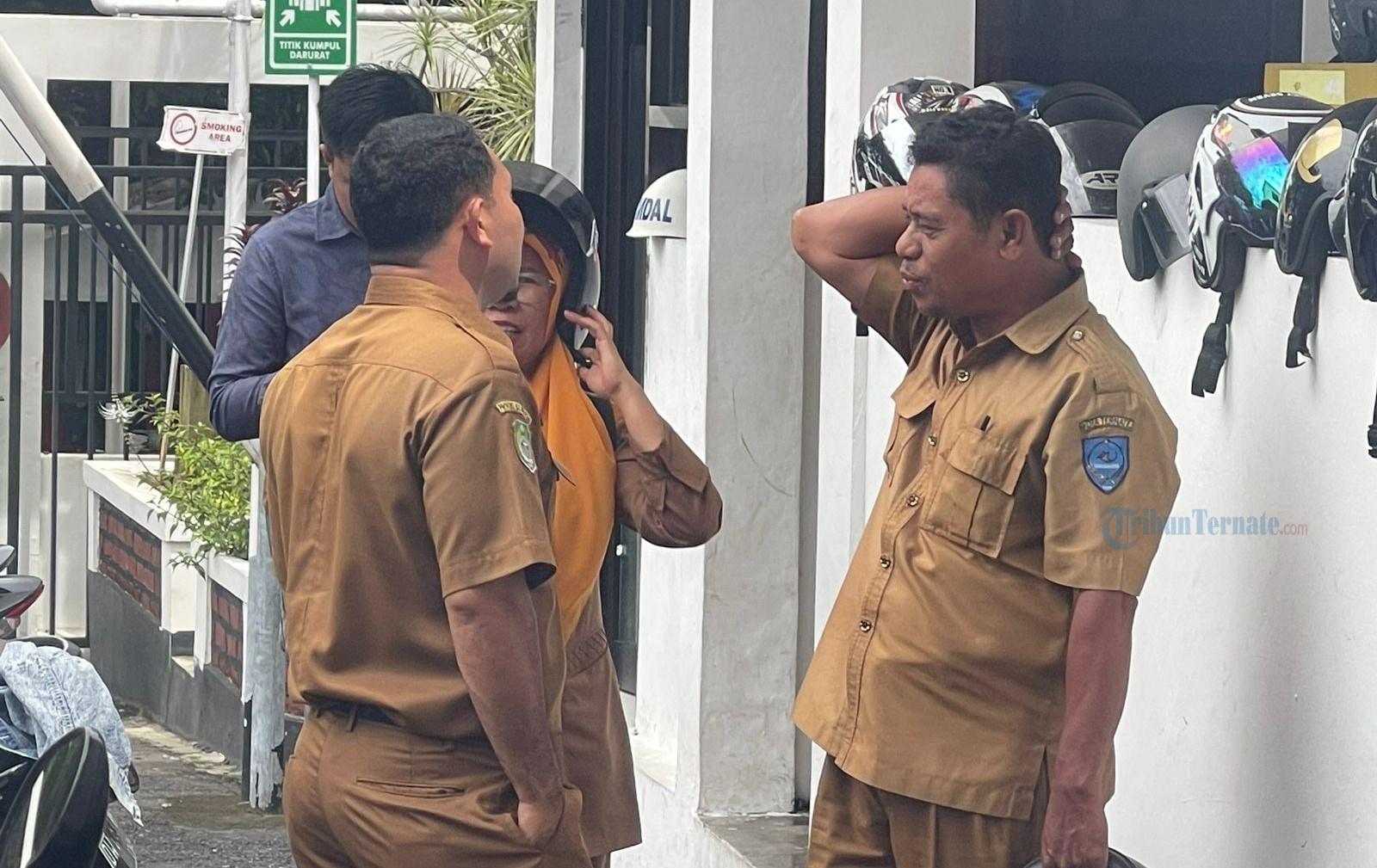 Kejari-Ternate-periksa-mantanb-lurah-di-Kecamatan-Ternate-Pulau.jpg