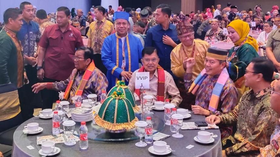 BPW KKSS Maluku Utara Tampil dengan Balutan Pakaian Adat pada PSBM ke 24 di Makassar