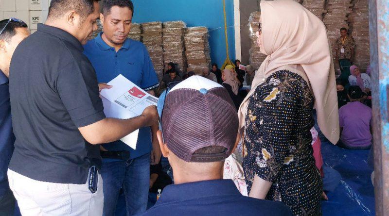 KPU Halmahera Selatan Temukan 700 Surat Suara Capres-Cawapres Rusak Saat Sortir