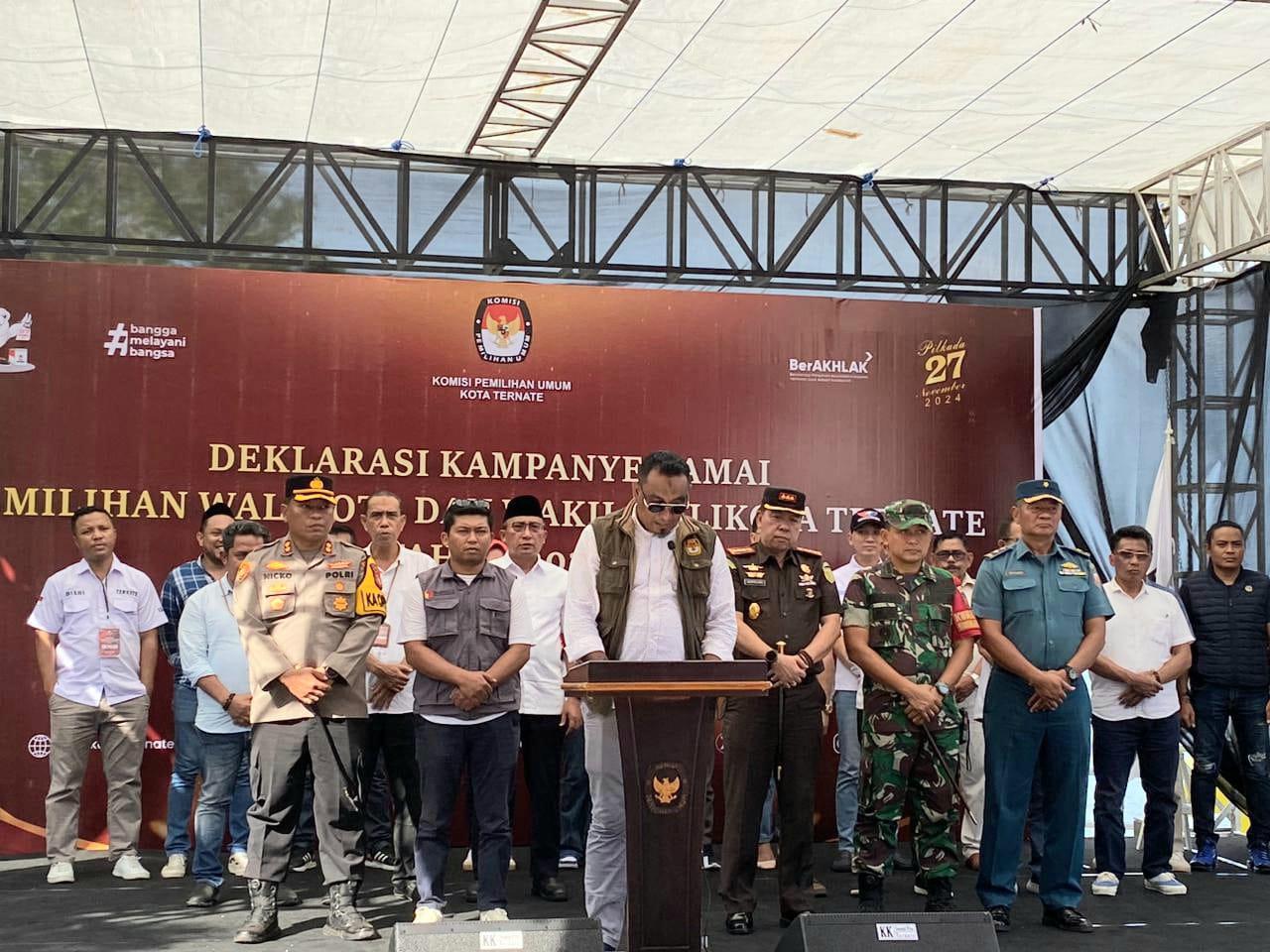 4 Paslon Ikut Deklarasi Kampanye Damai Pilkada 2024 di Landmark Ternate Maluku Utara