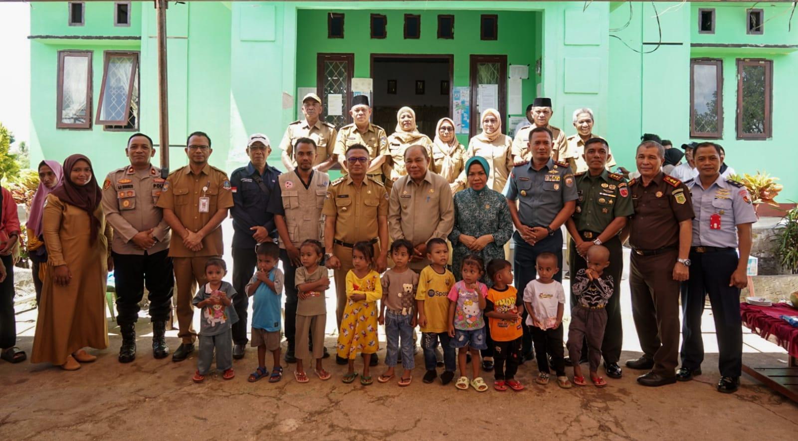 Angka Stunting 31, 2 Persen Tertinggi ke 4 di Maluku Utara, Pemkab Morotai Target Tuntas Akhir Tahun - Ketua-Tim-PPS-Maluku-Utara-lakukan-foto-bersama.jpg