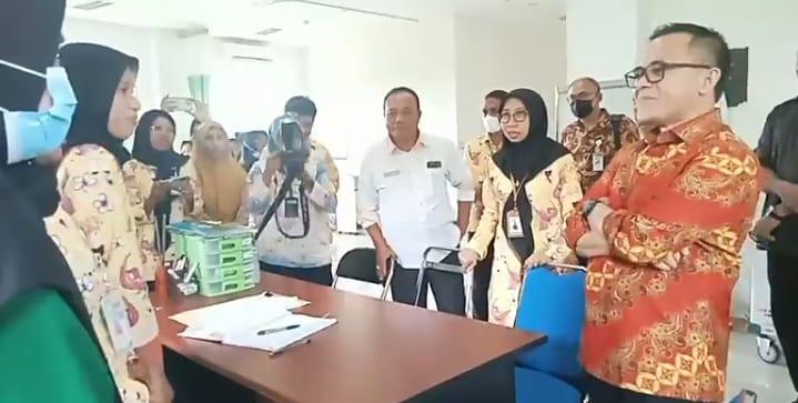 Sambangi RSU Sofifi, Jawaban Nakes Bikin Menpan RB Abdullah Azwar Anas Heran
