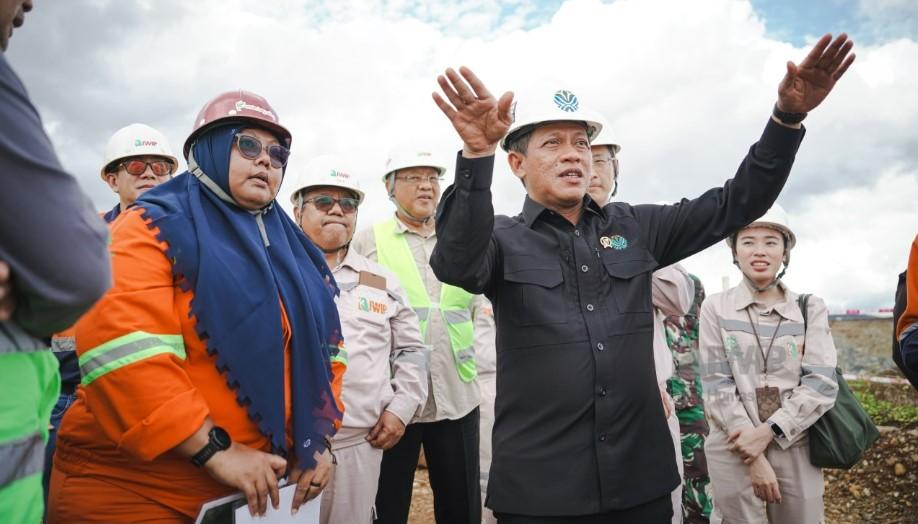 Menteri-Lingkungan-Hidup-tinjau-area-weda-bay-project-didampingi-tim-IWIP-dan-WBN.jpg