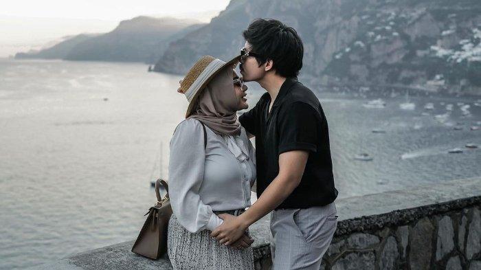 Bak Bulan Madu, Intip Kemesraan Aurel Hermansyah dan Atta Halilintar saat Liburan di Italia