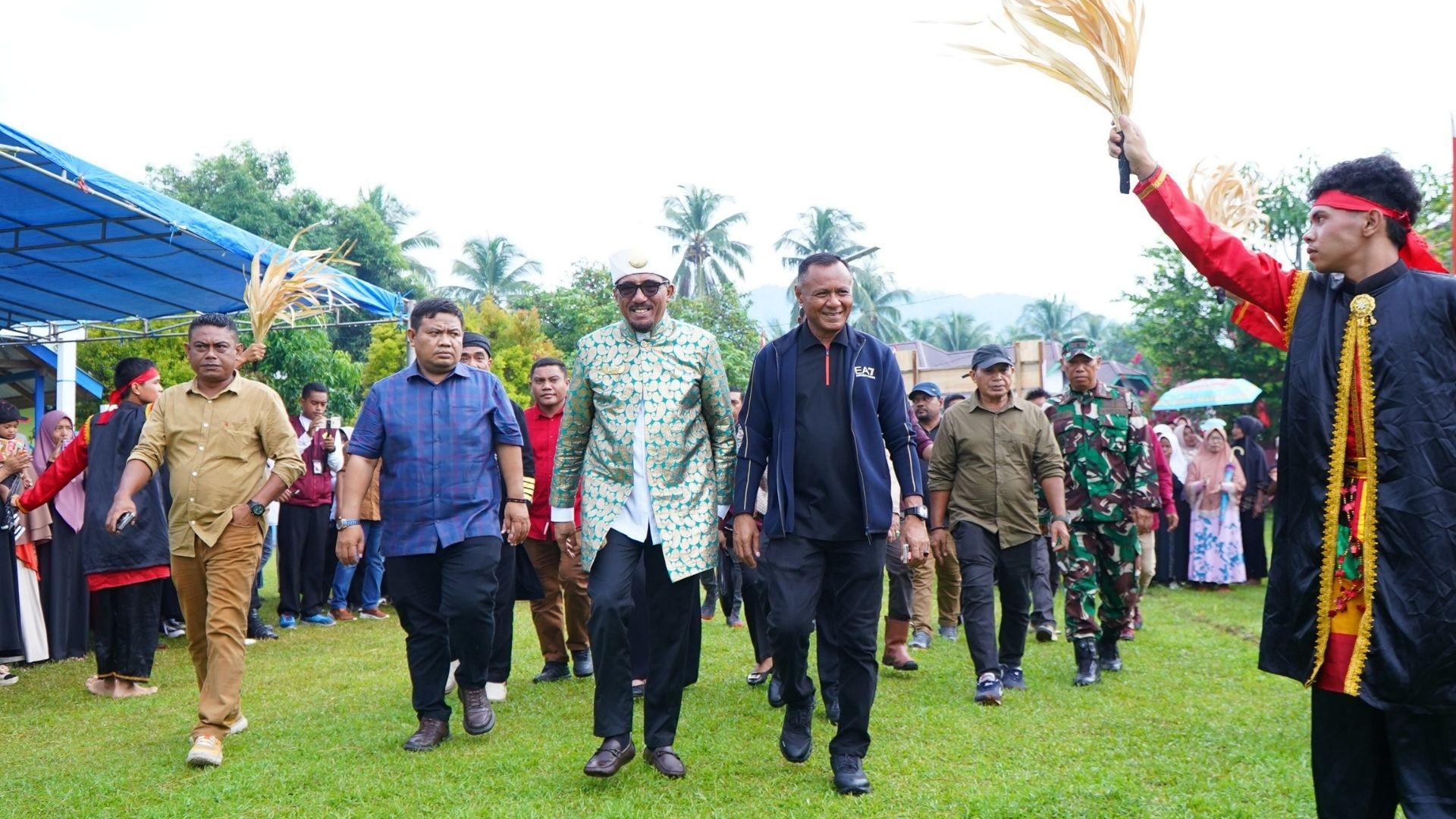 Nuansa Adat Warnai Festival Sorame di Oba Tengah, Wali Kota Tidore Tekankan Filosofi Jasmerah