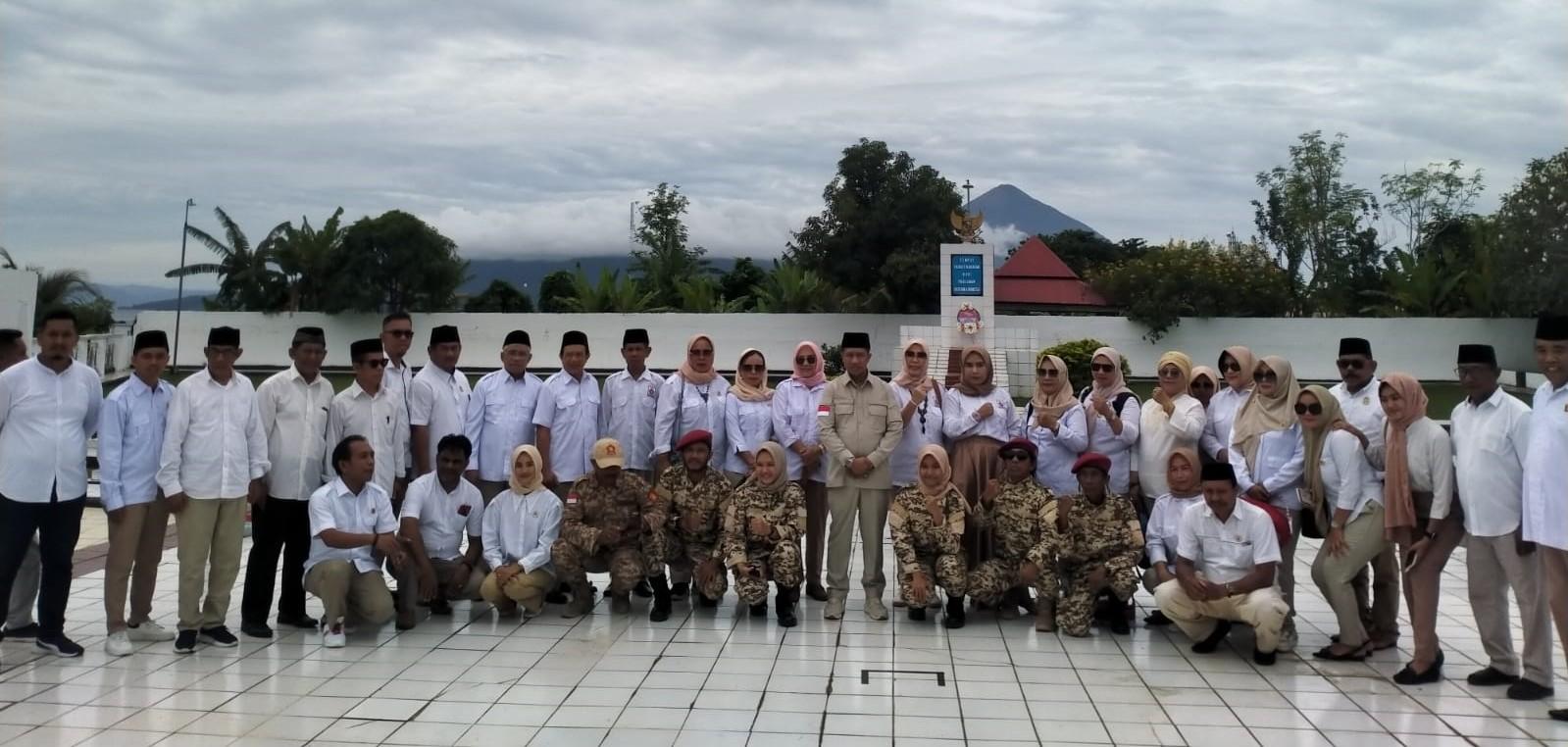 DPD Gerindra Maluku Utara Rayakan HUT Partai ke 15, dengan Ziarah ke Taman Makam Pahlawan Banau