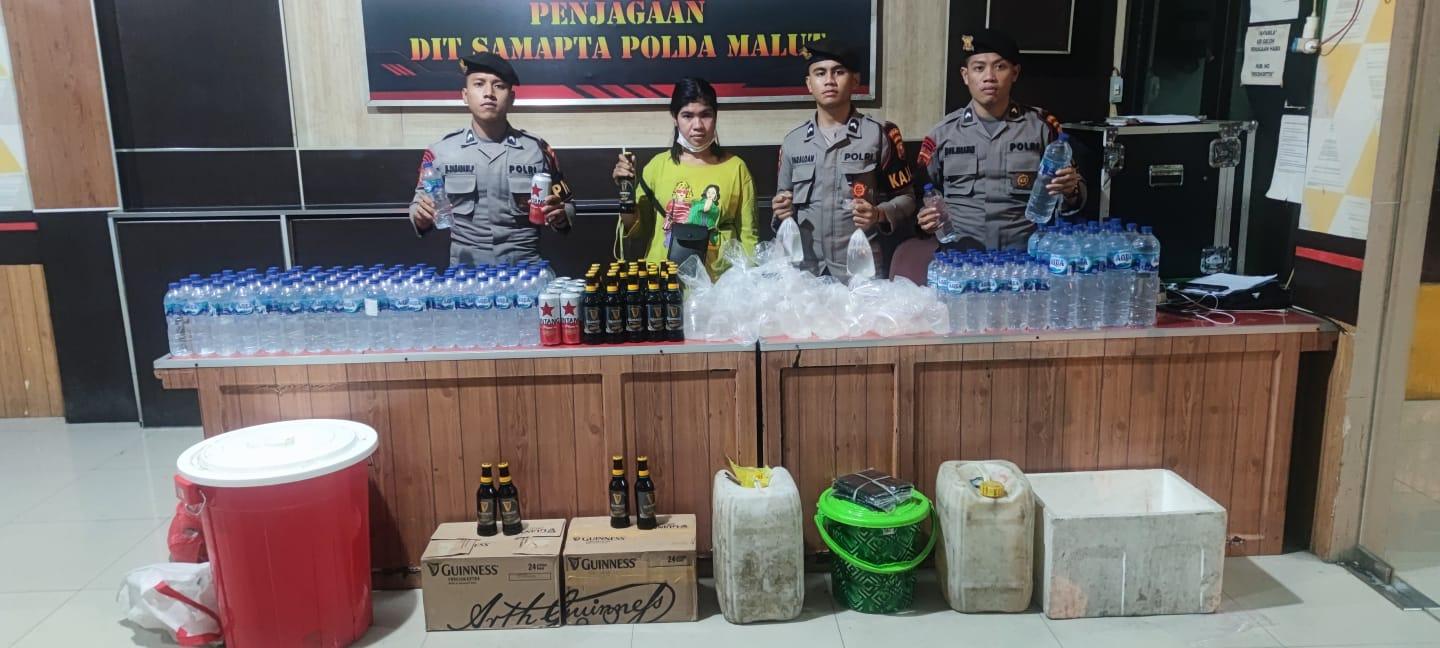 Seorang Perempuan di Ternate Ditangkap Polisi, Karena Ketahuan Menyimpan Ratusan Cap Tikus