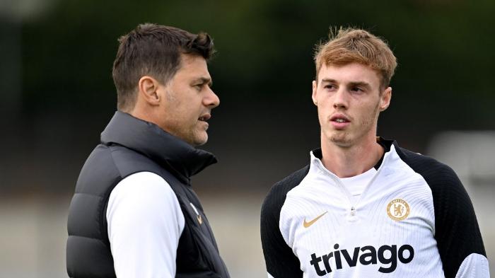 Pelatih-Chelsea-Mauricio-Pochettino-dan-sang-gelandang-Cole-Palmer.jpg